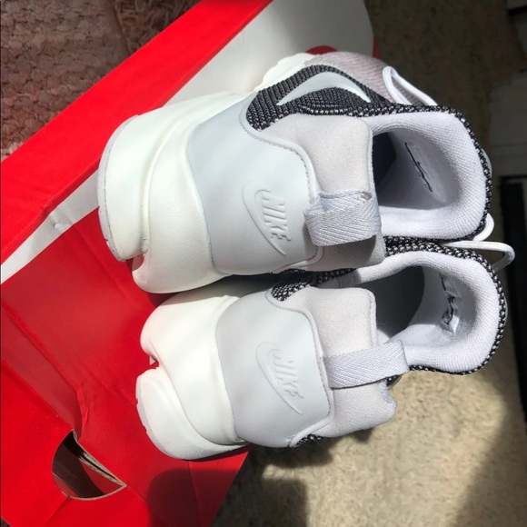 Nike sneakers - Picture 3 of 3